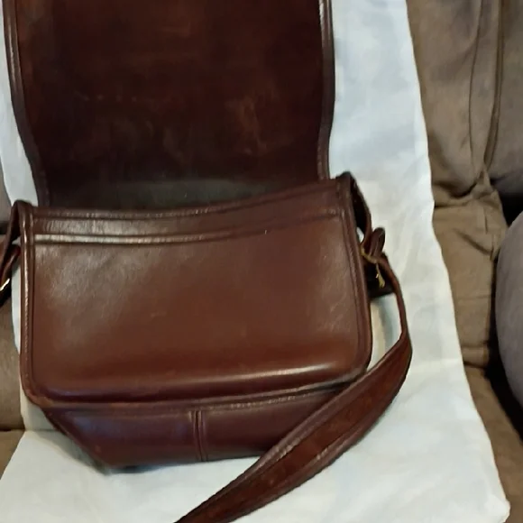 Coach Vintage Brown Classic Leather Shoulder Bag 💰 Last Call at this Price - Picture 2 of 5